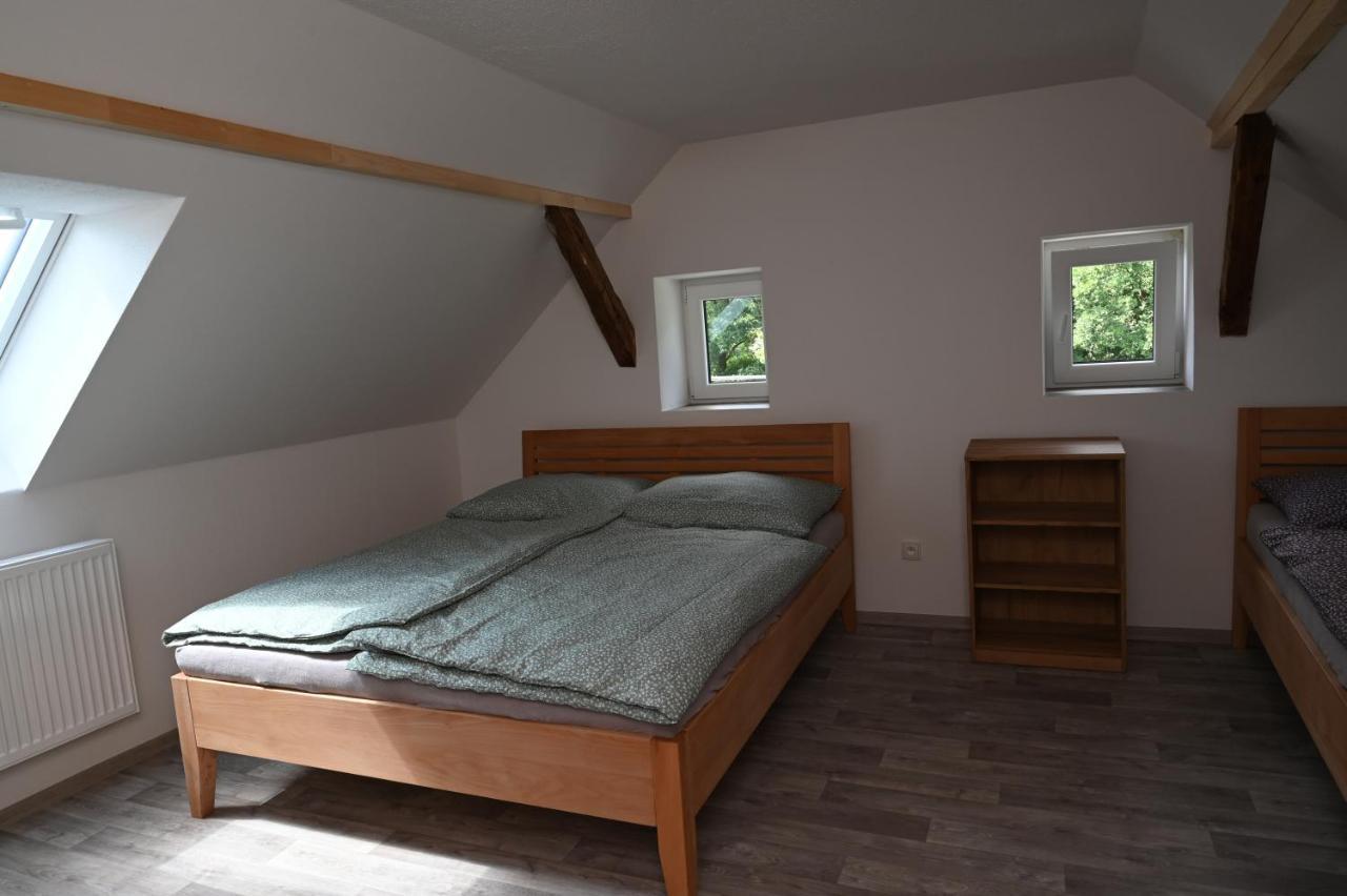 Penzion Mezi řádky Jindřichův Hradec Exterior foto