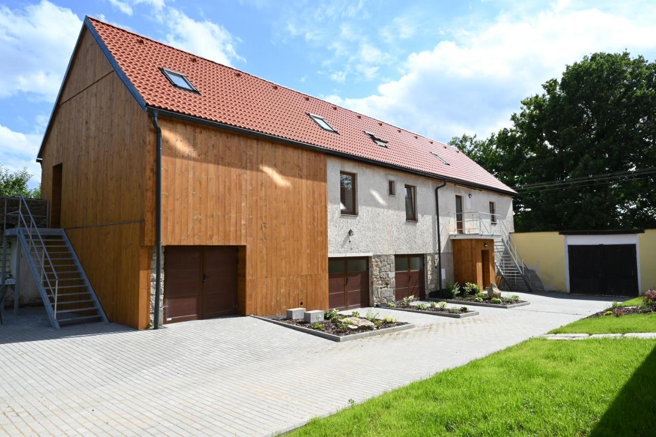 Penzion Mezi řádky Jindřichův Hradec Exterior foto