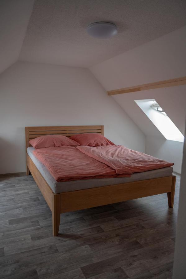 Penzion Mezi řádky Jindřichův Hradec Exterior foto